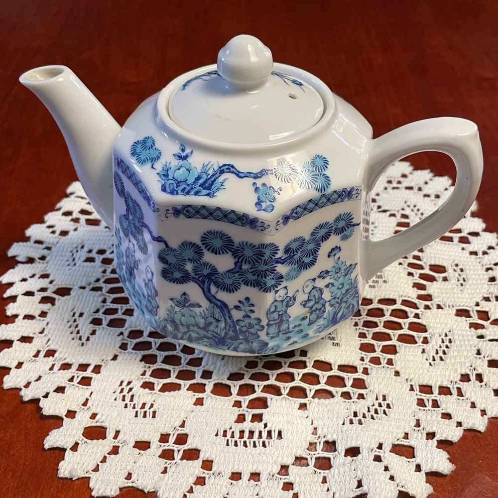 Vintage Oriental Teapot